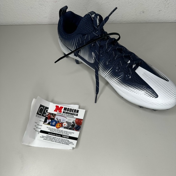 Ezekiel Elliot Signed Football Cleats w COA - Picture 6 of 8